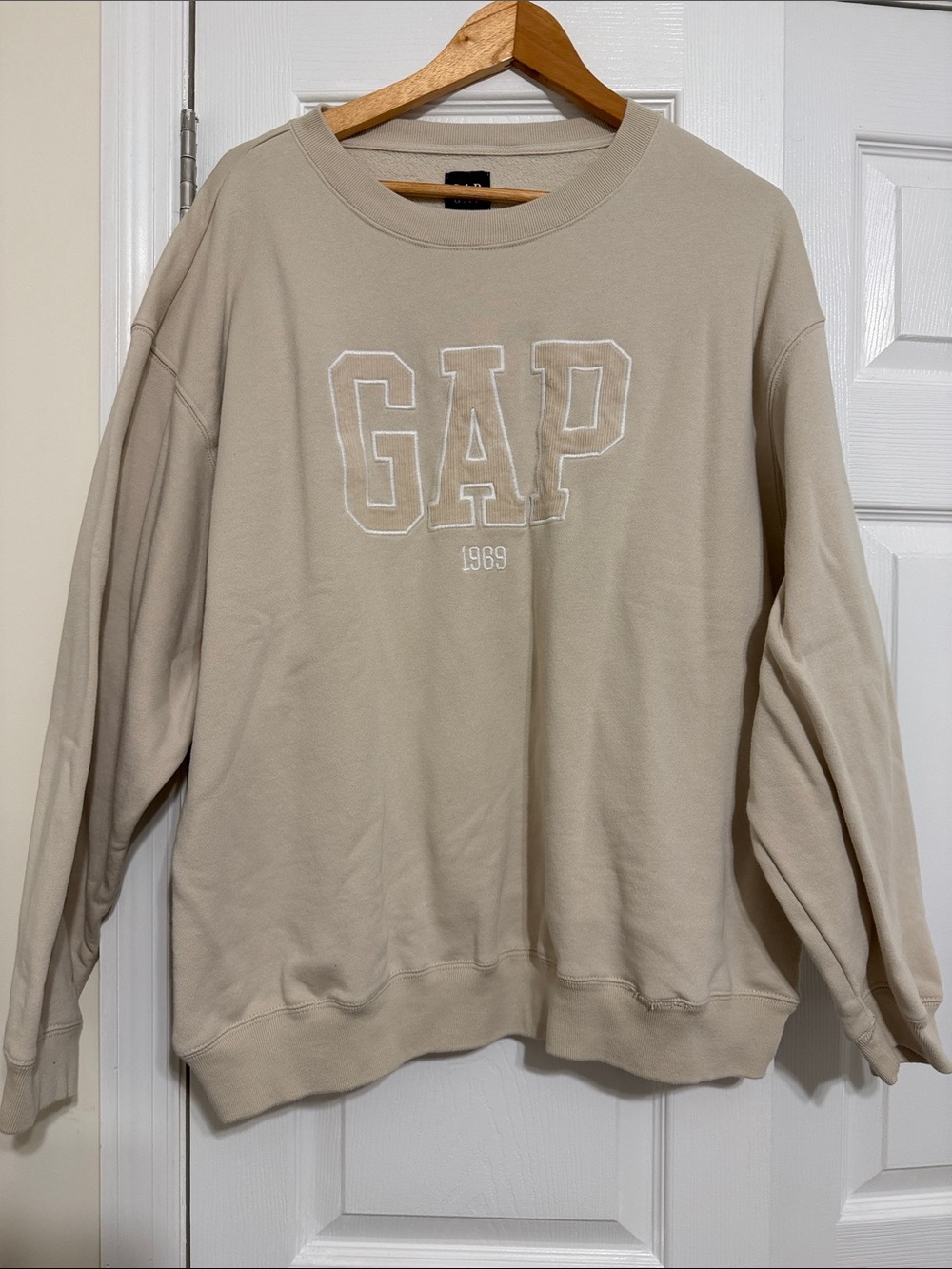 GAP Neutral Beige Logo Sweatshirt